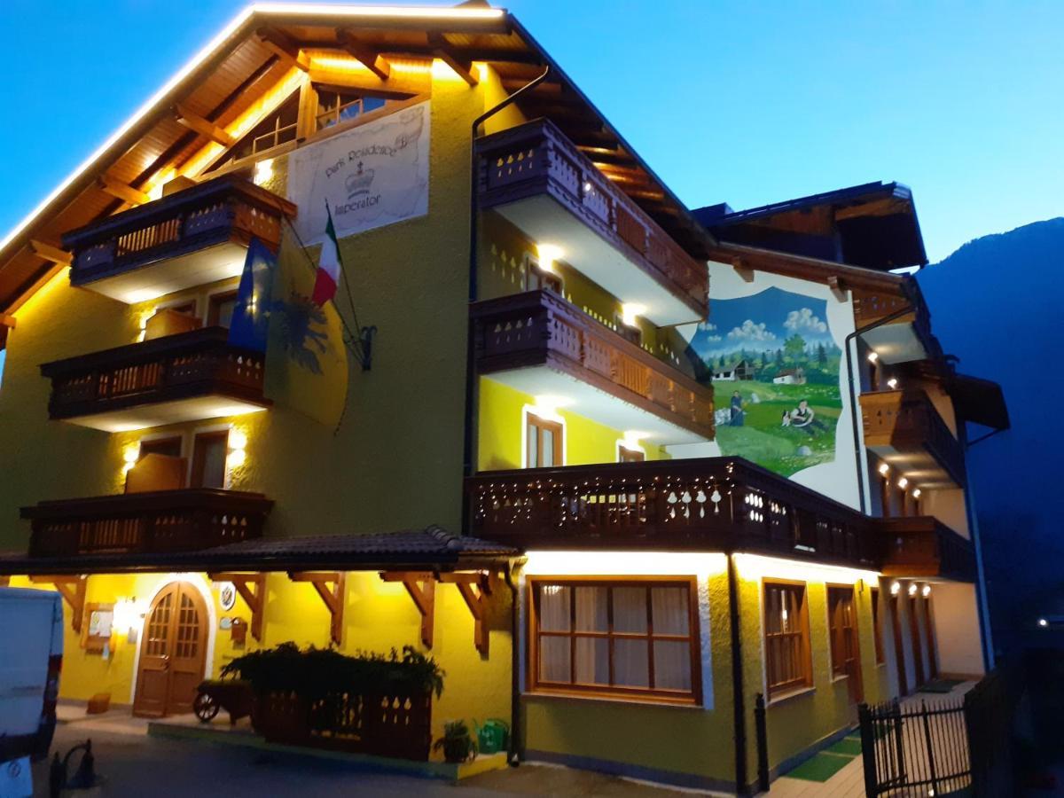 Park Residence Imperator Carisolo Bagian luar foto