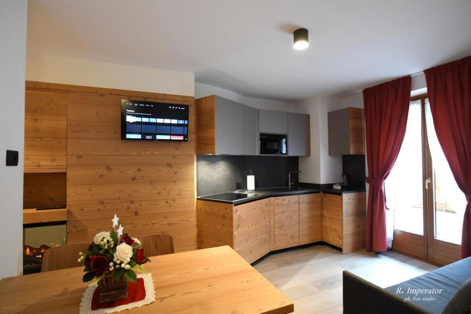 Park Residence Imperator Carisolo Bagian luar foto