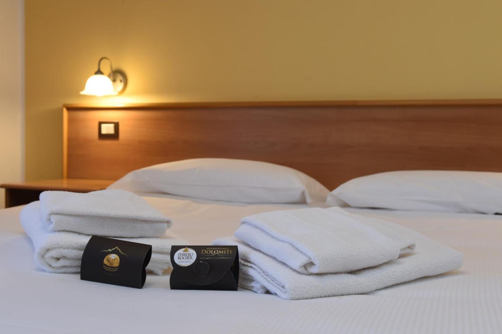 Park Residence Imperator Carisolo Bagian luar foto