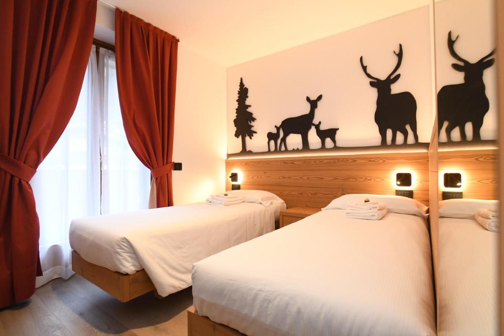 Park Residence Imperator Carisolo Bagian luar foto