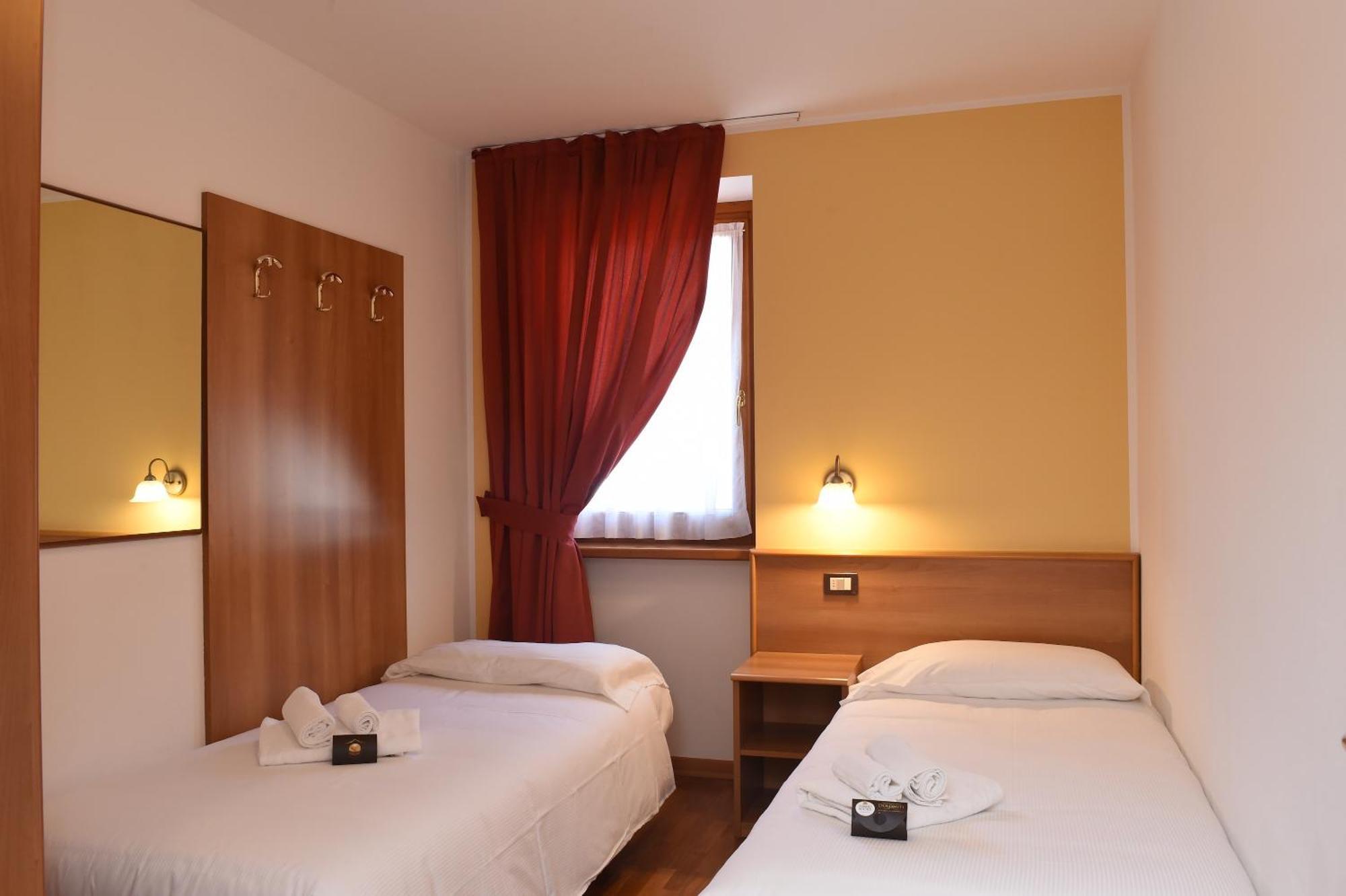 Park Residence Imperator Carisolo Bagian luar foto