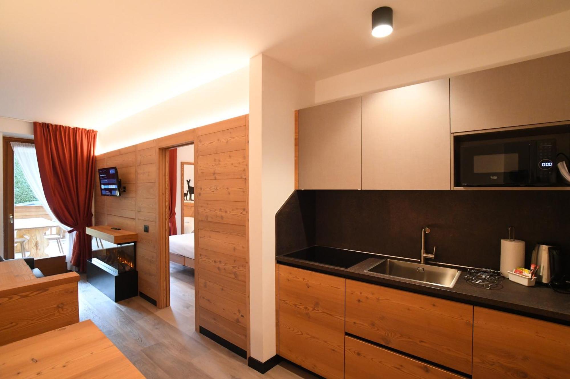 Park Residence Imperator Carisolo Bagian luar foto