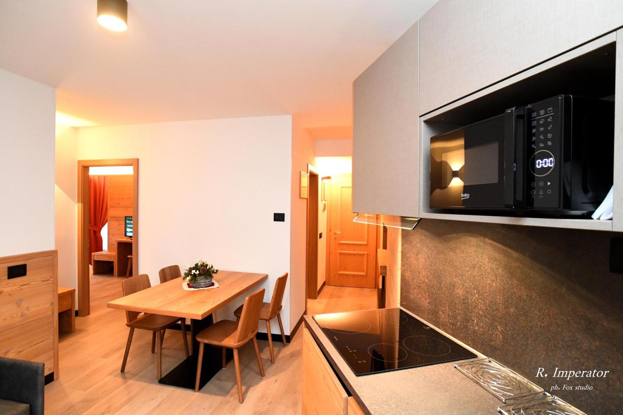 Park Residence Imperator Carisolo Bagian luar foto